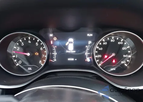 2018 Jeep Compass Latitude 4X4 from USA, damaged, VIN 3C4NJDBB9JT366682